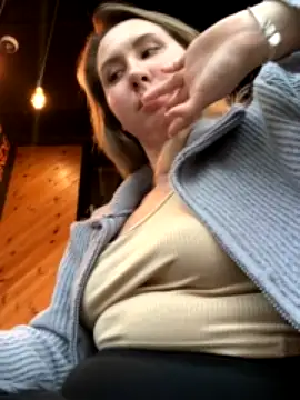 Brilliant-Light naked stripping on cam for live sex video chat