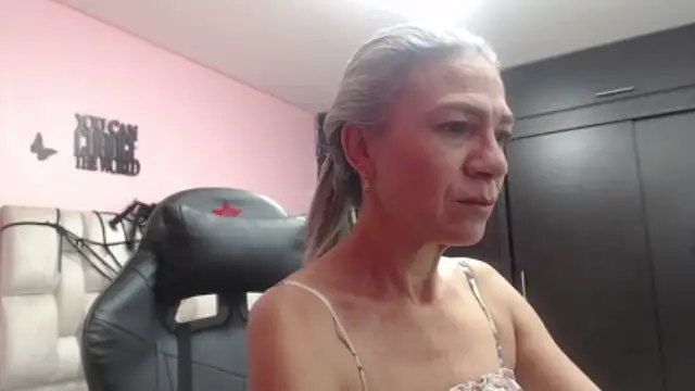 Giorgia_xue50 naked stripping on cam for live sex video chat