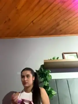 isabella_pinkk1 naked stripping on cam for live sex video chat