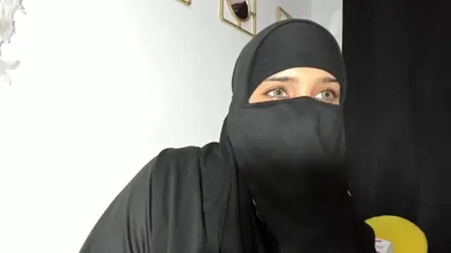 olaya_abdala naked stripping on cam for live sex video chat