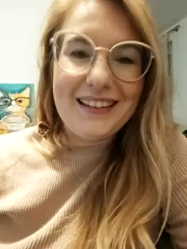 Vanilladreams naked stripping on cam for live sex video chat