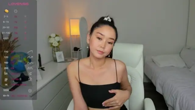 Alishamooor naked stripping on cam for live sex video chat