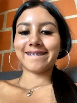 beautiful_smile69 naked stripping on cam for live sex video chat