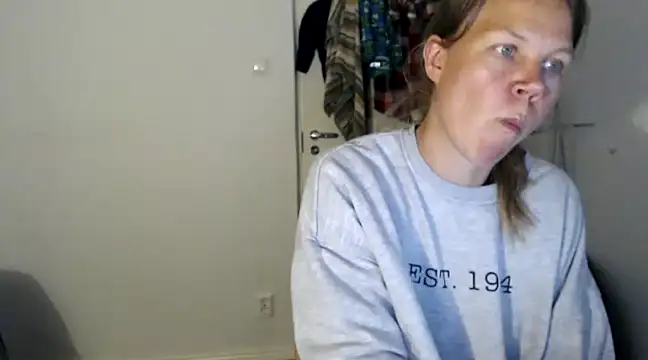 CallMeMaria naked stripping on cam for live sex video chat