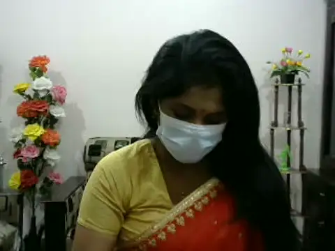 Jeniifer naked stripping on cam for live sex video chat