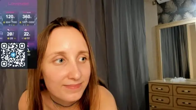 LauraCainm naked stripping on cam for live sex video chat