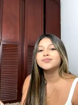 lunablossom_ naked stripping on cam for live sex video chat