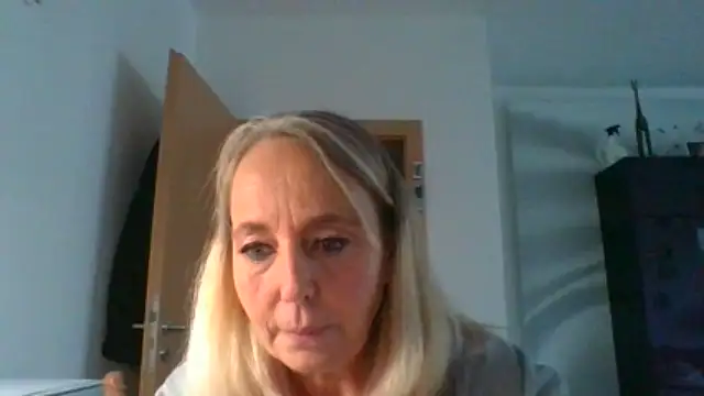 Scharfesluder74 naked stripping on cam for live sex video chat