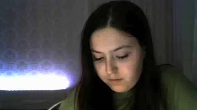 tendarlybaby naked stripping on cam for live sex video chat