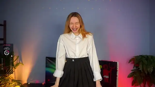CedelKyngi naked stripping on cam for live sex video chat
