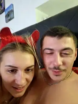 sexeetlui naked stripping on cam for live sex video chat