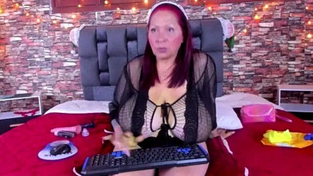 sofia_big naked stripping on cam for live sex video chat