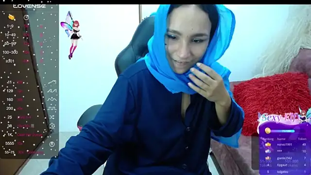 Zaraa_Maalouf naked stripping on cam for live sex video chat