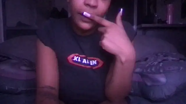 blacc_barbie naked stripping on cam for live sex video chat
