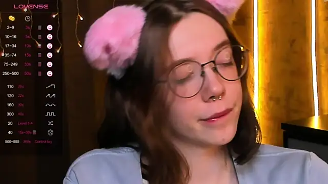 lola_kitty05 naked stripping on cam for live sex video chat