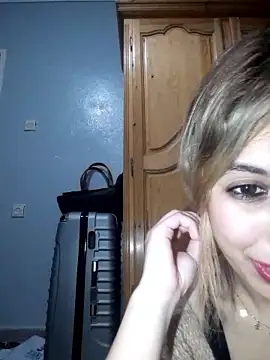 bellaarabee naked stripping on cam for live sex video chat