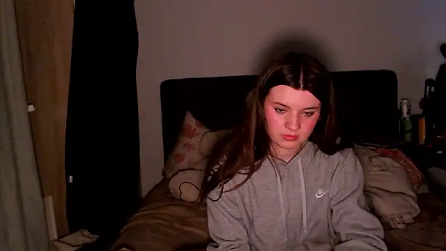 cecelulu naked stripping on cam for live sex video chat