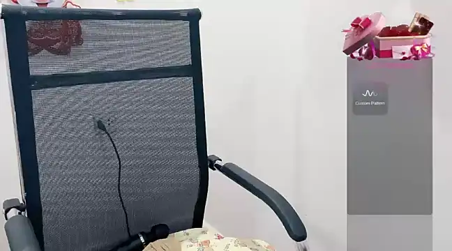 Chinn-2k naked stripping on cam for live sex video chat