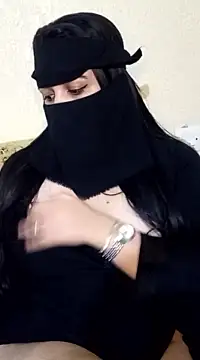Cylia_arab naked stripping on cam for live sex video chat