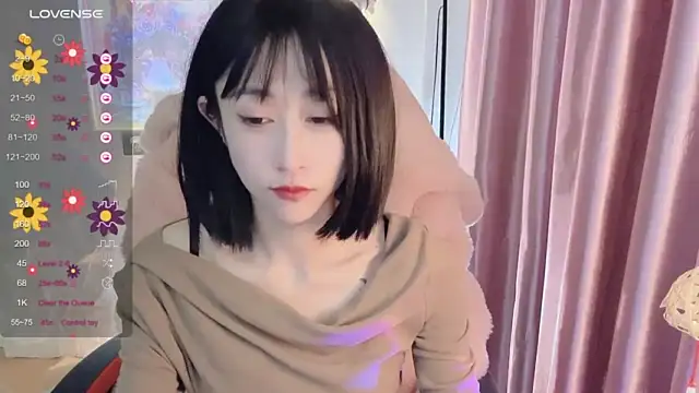 Fffaye naked stripping on cam for live sex video chat
