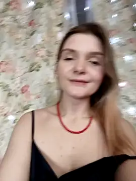 HalloLiza naked stripping on cam for live sex video chat