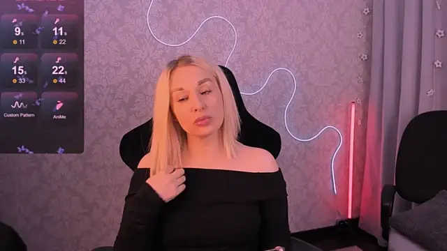 hotblonds naked stripping on cam for live sex video chat
