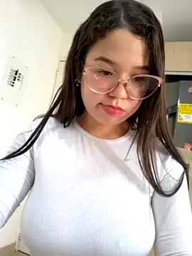 Lucyklein2022 naked stripping on cam for live sex video chat