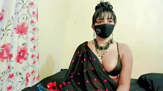 Pinky-Lovely naked stripping on cam for live sex video chat