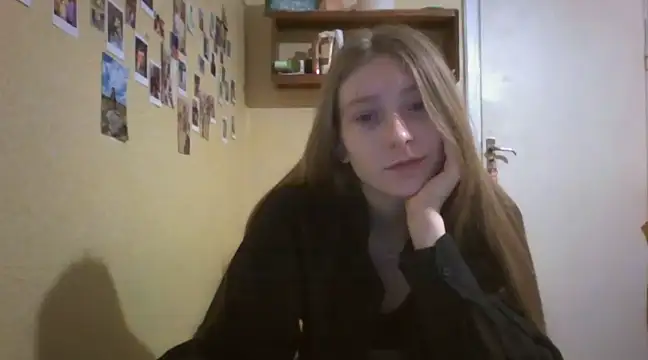valiiiza naked stripping on cam for live sex video chat