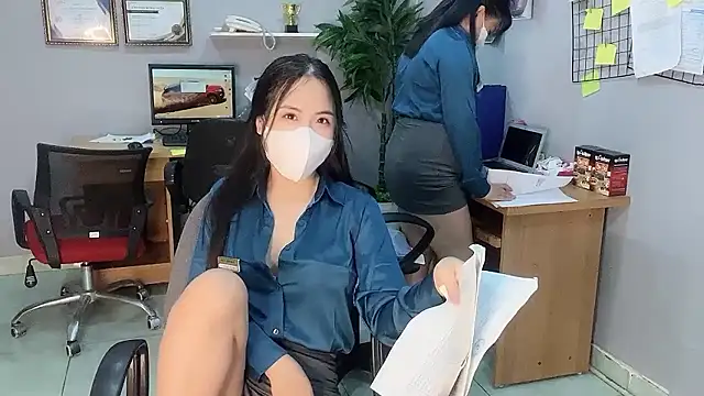 Bamboo_Swetie naked stripping on cam for live sex video chat