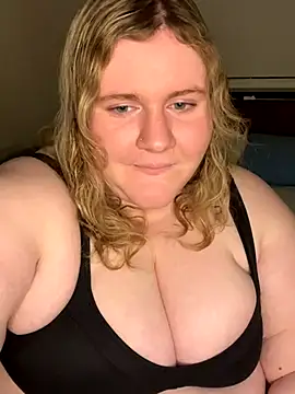 cinnabug naked stripping on cam for live sex video chat