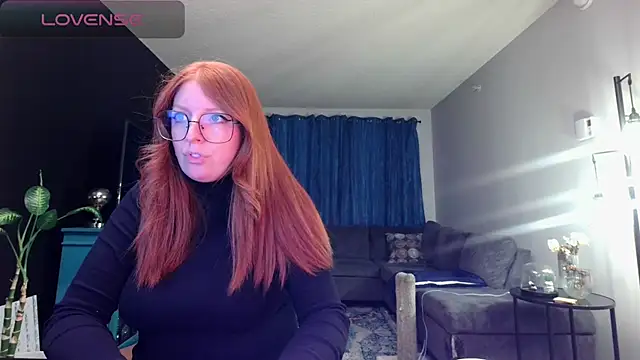 HickeyXo naked stripping on cam for live sex video chat