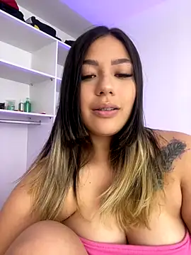 Latina_vanessa naked stripping on cam for live sex video chat