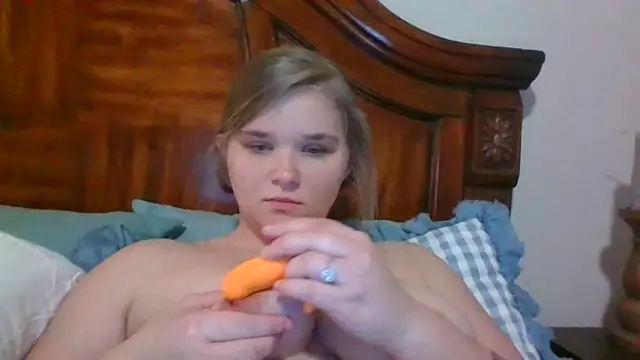 SexyBlondy69 naked stripping on cam for live sex video chat
