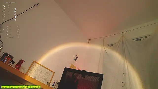 baetrixkuddo naked stripping on cam for live sex video chat