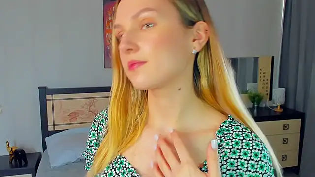 EmyDreams naked stripping on cam for live sex video chat