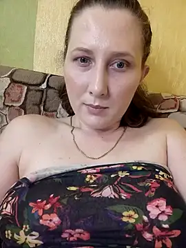 HettieErna naked stripping on cam for live sex video chat