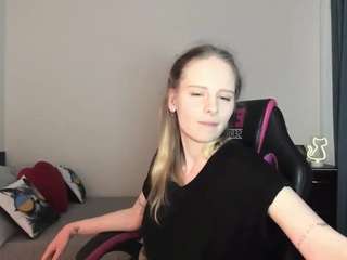KimmKisss nude on adult cam in her Live Porn Chat
