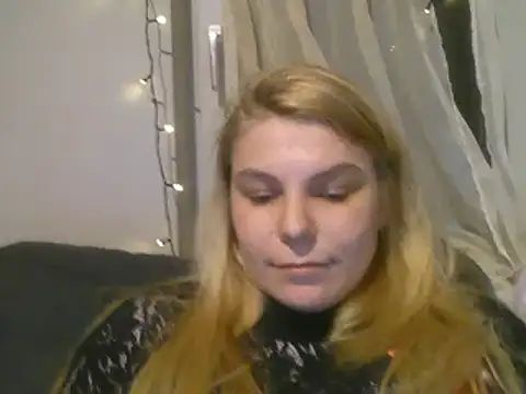 Petite_Blonde naked stripping on cam for live sex video chat