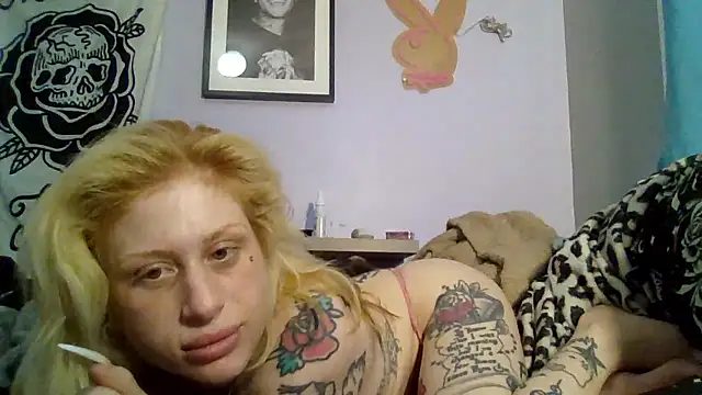 skyplatinum naked stripping on cam for live sex video chat