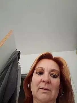 slettieada naked stripping on cam for live sex video chat