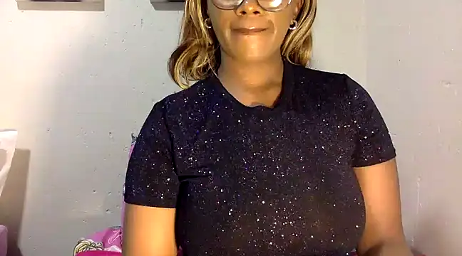 BOOTYBANGER24xx naked stripping on cam for live sex video chat