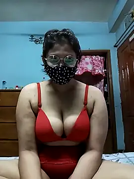 Cute-Sweetie naked stripping on cam for live sex video chat