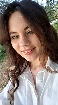kirastreet naked stripping on cam for live sex video chat
