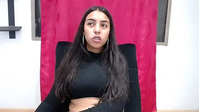 kirstie_hot_ naked stripping on cam for live sex video chat