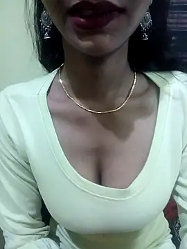 Loveliee naked stripping on cam for live sex video chat