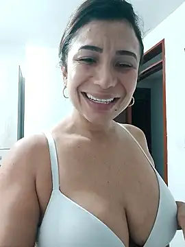mia_mancini naked stripping on cam for live sex video chat