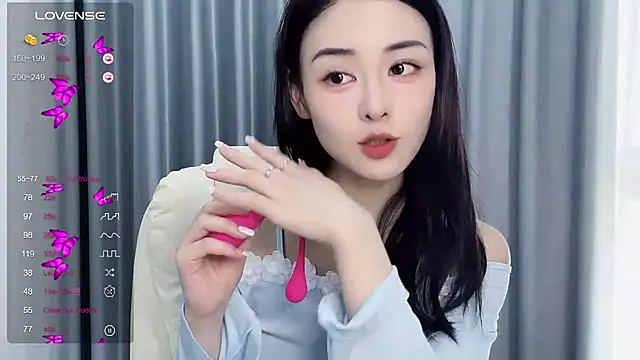 Serena000 naked stripping on cam for live sex video chat