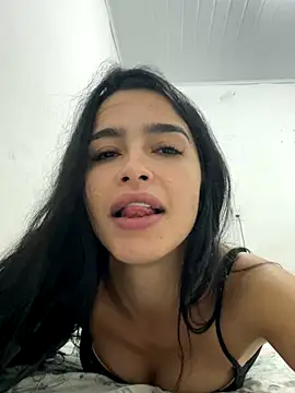 sophyalorenhot naked stripping on cam for live sex video chat