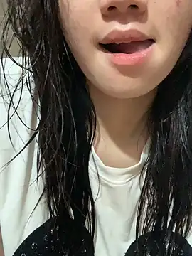 Yanzin502 naked stripping on cam for live sex video chat